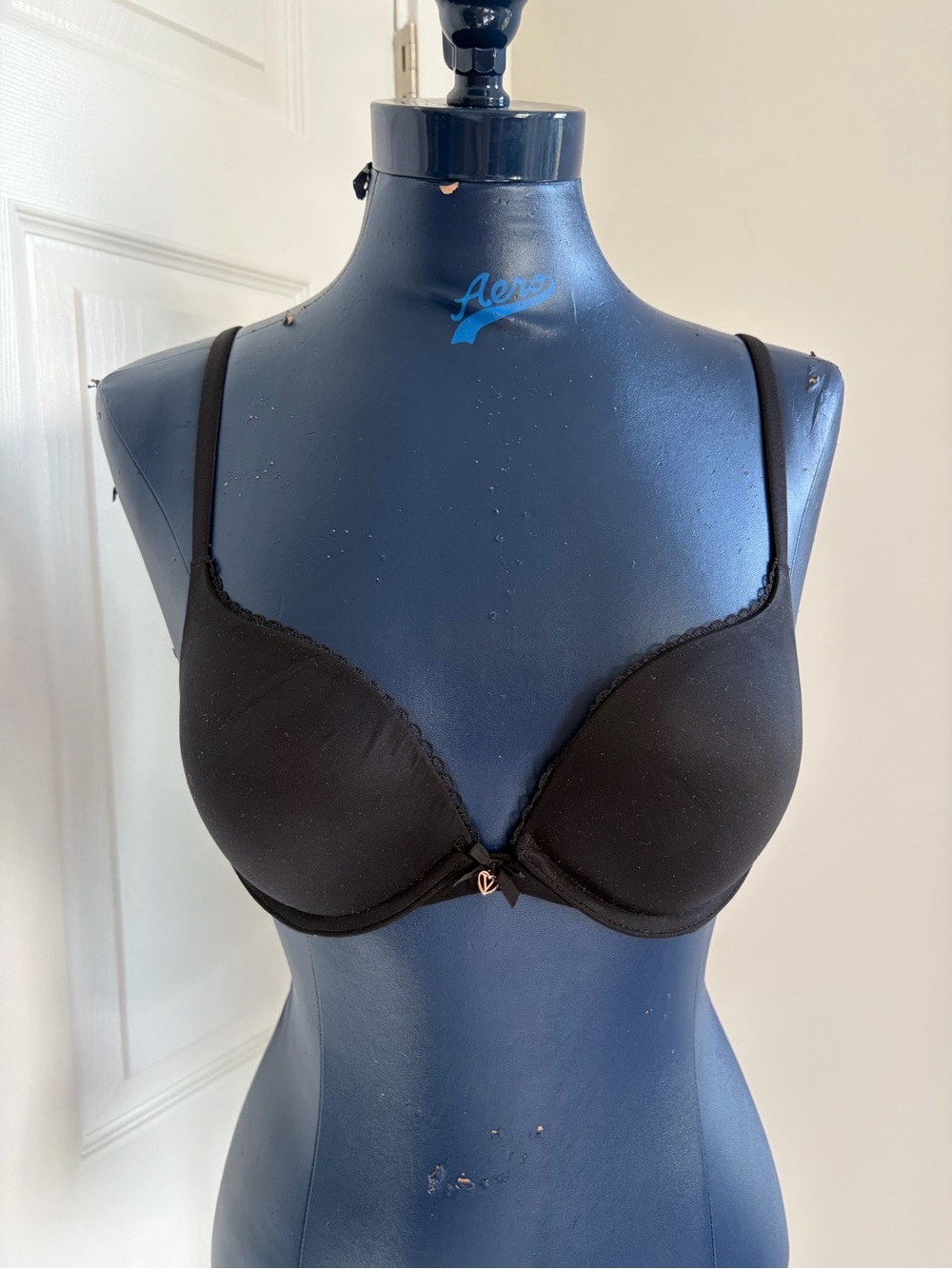 Victoria's Secret Black Push-Up Bra 32C